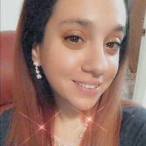 Meet your Posher, Crystal